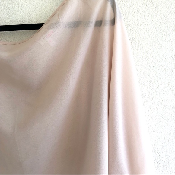 Sheer blouse - Picture 2 of 7